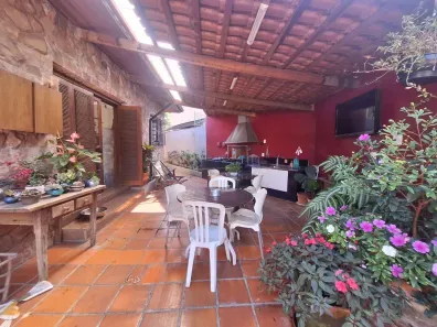 Casa com 4 Quartos à venda, 250m² no Sumaré, São Paulo