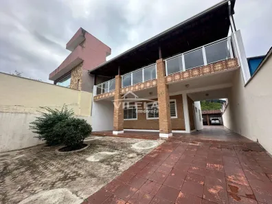 Sobrado com 5 Quartos à venda, 232m² no Centro, Caraguatatuba