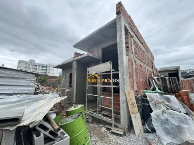 Casa com 3 Quartos à venda, 75m² no Extensão do Bosque, Rio das Ostras