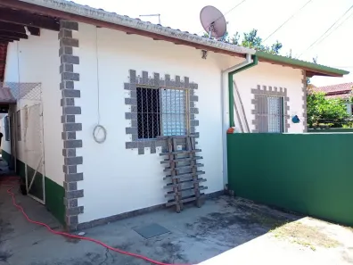 Casa com 2 Quartos para alugar, 89m² no Jardim Parnaso, Caraguatatuba