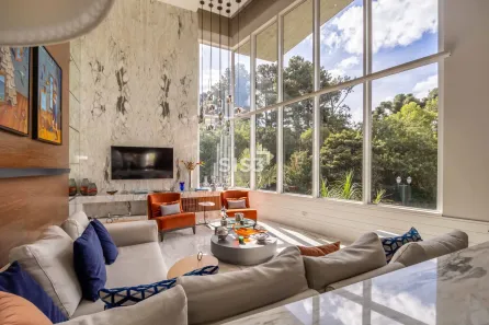Casa de Condomínio com 3 Quartos à venda, 556m² no São João, Curitiba