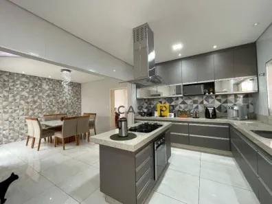 Casa com 3 Quartos à venda, 209m² no Jardim Ipiranga, Americana