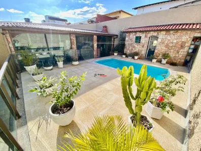 Casa com 3 Quartos à venda, 239m² no Santa Branca, Belo Horizonte