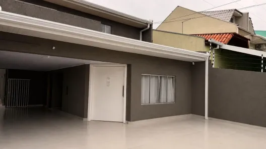 Casa com 3 Quartos à venda, 200m² no Sítio Cercado, Curitiba