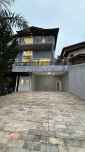 Casa de Condomínio com 3 Quartos para alugar, 600m² no Jardim Imperial, Arujá