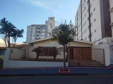 Casa com 7 Quartos para alugar, 267m² no Jardim Higienópolis, Londrina
