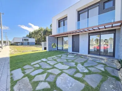 Casa de Condomínio com 4 Quartos à venda, 232m² no , Xangri-Lá