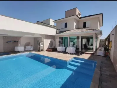 Casa com 4 Quartos à venda, 300m² no Jardim Karaíba, Uberlândia