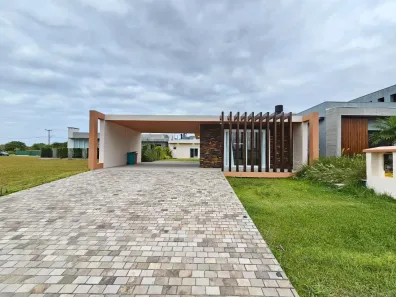 Casa de Condomínio com 4 Quartos à venda, 196m² no , Capão da Canoa