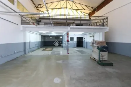 Galpão/Depósito/Armazém para alugar, 600m² no Centro, Canoas