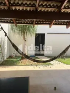 Casa com 3 Quartos à venda, 190m² no Jardim Inconfidência, Uberlândia