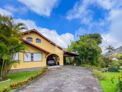 Casa com 3 Quartos à venda, 180m² no São Sebastião, Petrópolis