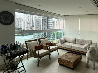 Flat com 3 Quartos para venda ou aluguel, 210m² no Vila Olímpia, São Paulo