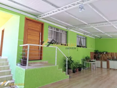 Sobrado com 4 Quartos à venda, 150m² no Bacacheri, Curitiba