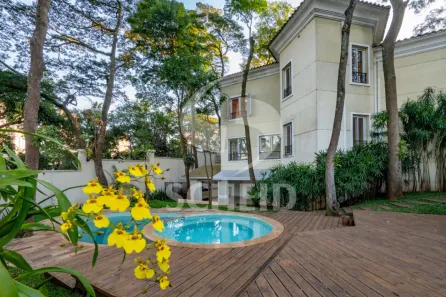 Casa de Condomínio com 4 Quartos à venda, 353m² no Jardim Leonor, São Paulo
