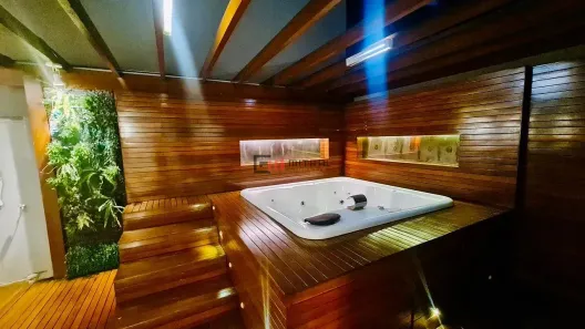 Casa de Condomínio com 4 Quartos à venda, 328m² no Esperança, Londrina