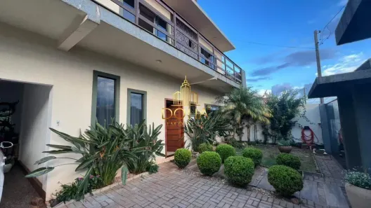 Sobrado com 4 Quartos à venda, 199m² no Universitário, Cascavel