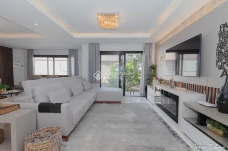 Casa com 3 Quartos à venda, 320m² no Sarandi, Porto Alegre