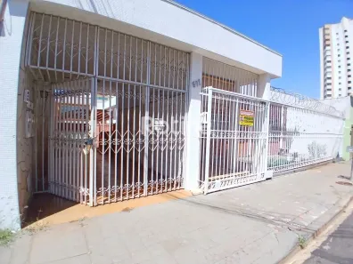 Casa com 5 Quartos para alugar, 270m² no Martins, Uberlândia