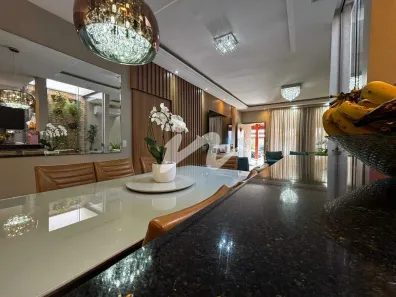 Casa com 3 Quartos à venda, 210m² no Jardim Holanda, Uberlândia