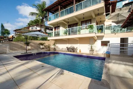 Casa de Condomínio com 4 Quartos à venda, 445m² no Camboinhas, Niterói