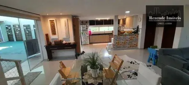 Sobrado com 5 Quartos à venda, 349m² no Atuba, Curitiba