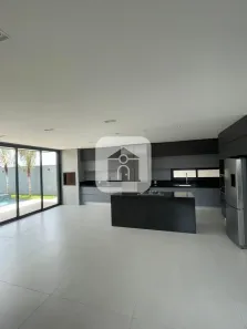 Casa de Condomínio com 4 Quartos para alugar, 257m² no Gávea, Uberlândia