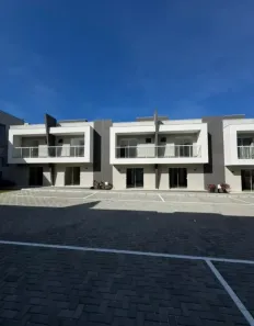 Casa de Condomínio com 3 Quartos para alugar, 117m² no Ipitanga, Lauro de Freitas