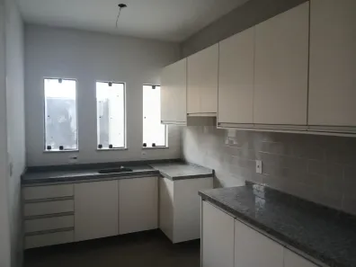 Sobrado com 2 Quartos para alugar, 75m² no Vila Gilda, Santo André