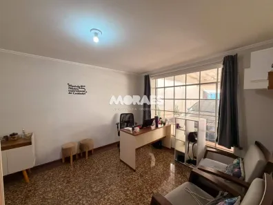 Imóvel Comercial com 5 Quartos à venda, 294m² no Centro, Bauru