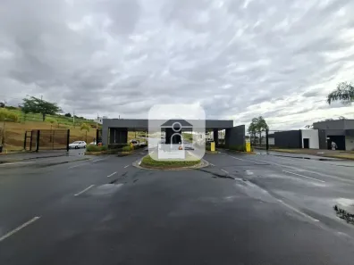 Sobrado com 3 Quartos à venda, 223m² no Granja Marileusa, Uberlândia