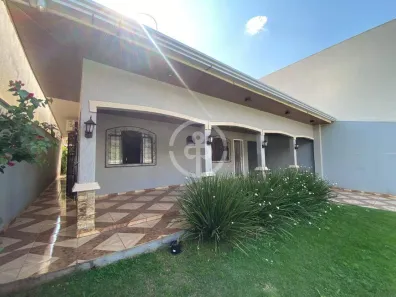 Casa com 2 Quartos para alugar, 200m² no Santa Cruz, Cascavel