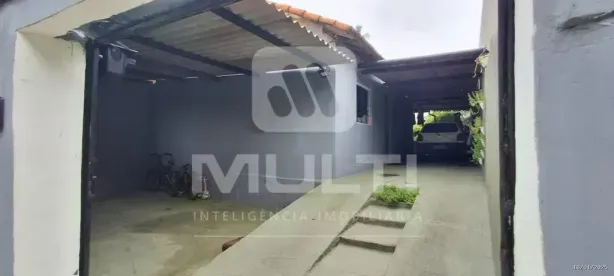 Casa com 5 Quartos à venda, 130m² no Luizote de Freitas, Uberlândia