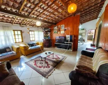 Fazenda/Sítio com 4 Quartos à venda, 280m² no Centro, Embu-Guaçu
