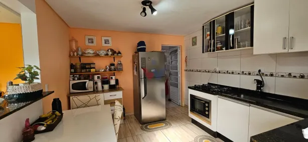 Casa com 2 Quartos à venda, 430m² no Santa Cândida, Curitiba