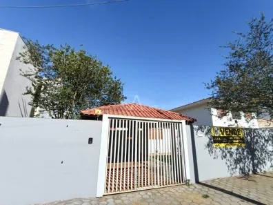 Casa com 2 Quartos para alugar, 90m² no Neva, Cascavel