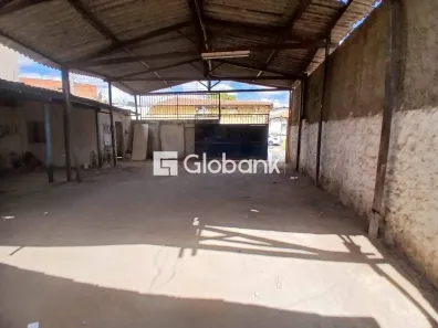 Galpão/Depósito/Armazém à venda, 200m² no Morrinhos, Montes Claros