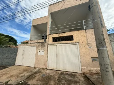 Casa com 2 Quartos para alugar, 65m² no Conjunto Residencial JK, Montes Claros