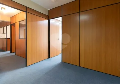 Sala Comercial para alugar, 120m² no Liberdade, São Paulo