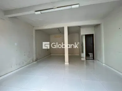 Ponto Comercial para alugar, 35m² no Cintra, Montes Claros