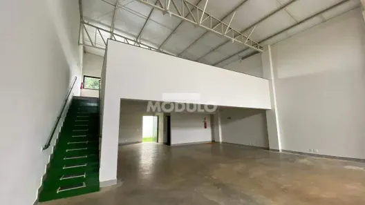 Galpão/Depósito/Armazém para alugar, 270m² no Shopping Park, Uberlândia
