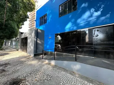 Prédio Comercial com 10 Quartos para alugar, 2200m² no Batista Campos, Belém