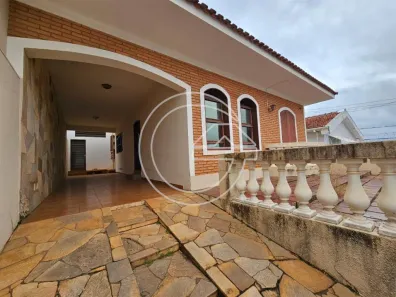 Casa com 3 Quartos para alugar, 10m² no Centro, Marília