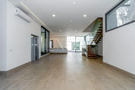 Casa com 3 Quartos para alugar, 300m² no Jardim Europa, São Paulo