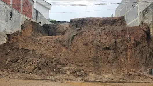 Lote/Terreno à venda, 360m² no Maria Paula, São Gonçalo