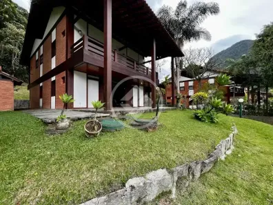 Casa de Condomínio com 5 Quartos para alugar, 348m² no Carlos Guinle, Teresópolis