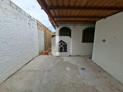 Casa com 2 Quartos para alugar, 100m² no Conjunto Alvorada, Uberlândia