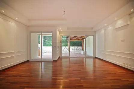 Casa de Condomínio com 4 Quartos para alugar, 479m² no Jardim Panorama, São Paulo
