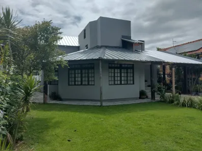 Casa com 4 Quartos para venda ou aluguel, 730m² no Cachoeira do Bom Jesus, Florianópolis