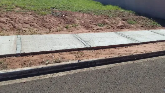 Lote/Terreno à venda, 300m² no Residencial Villa de León, Piratininga